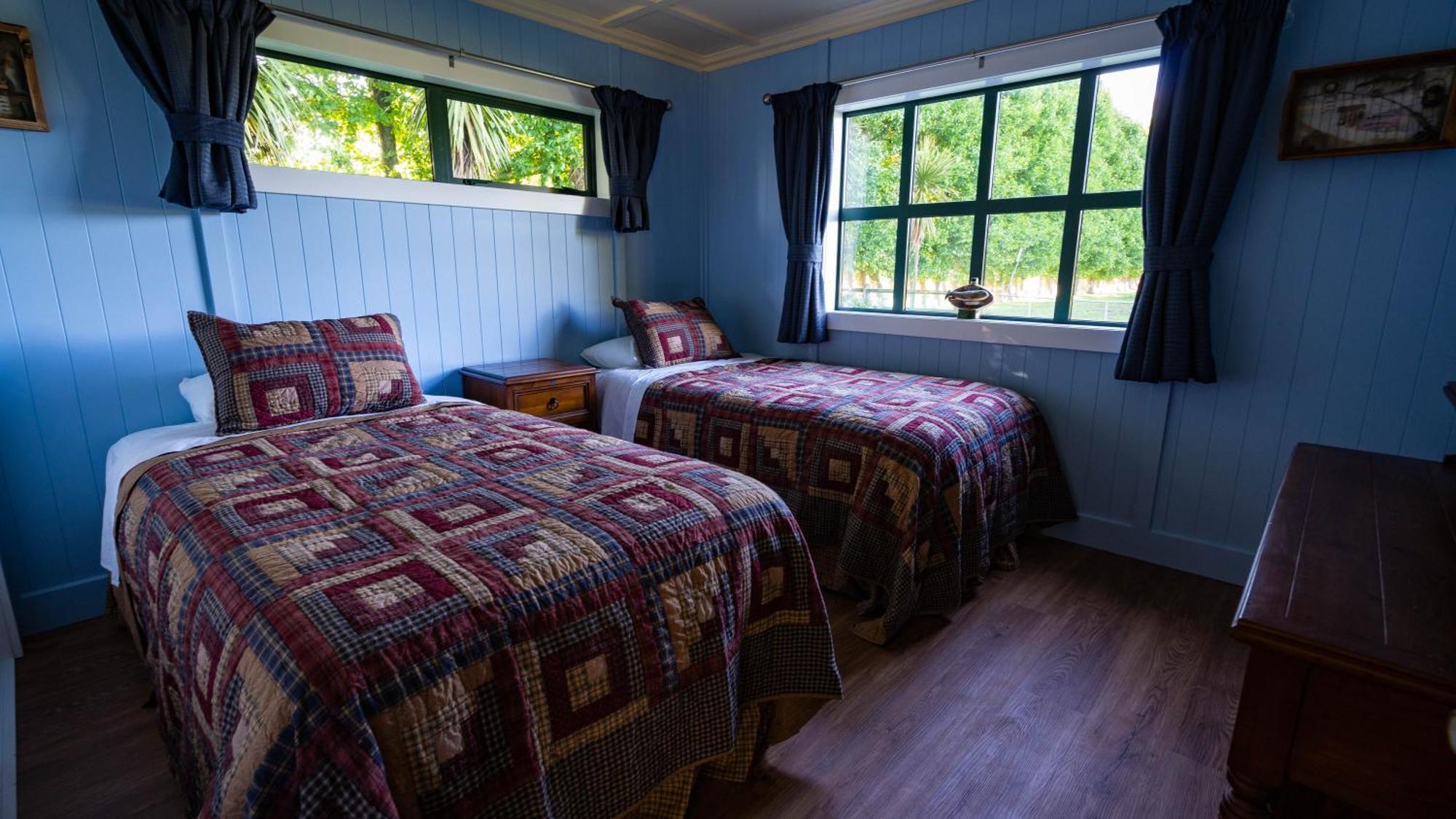 The Jolly Poacher Retreat Blenheim Room photo