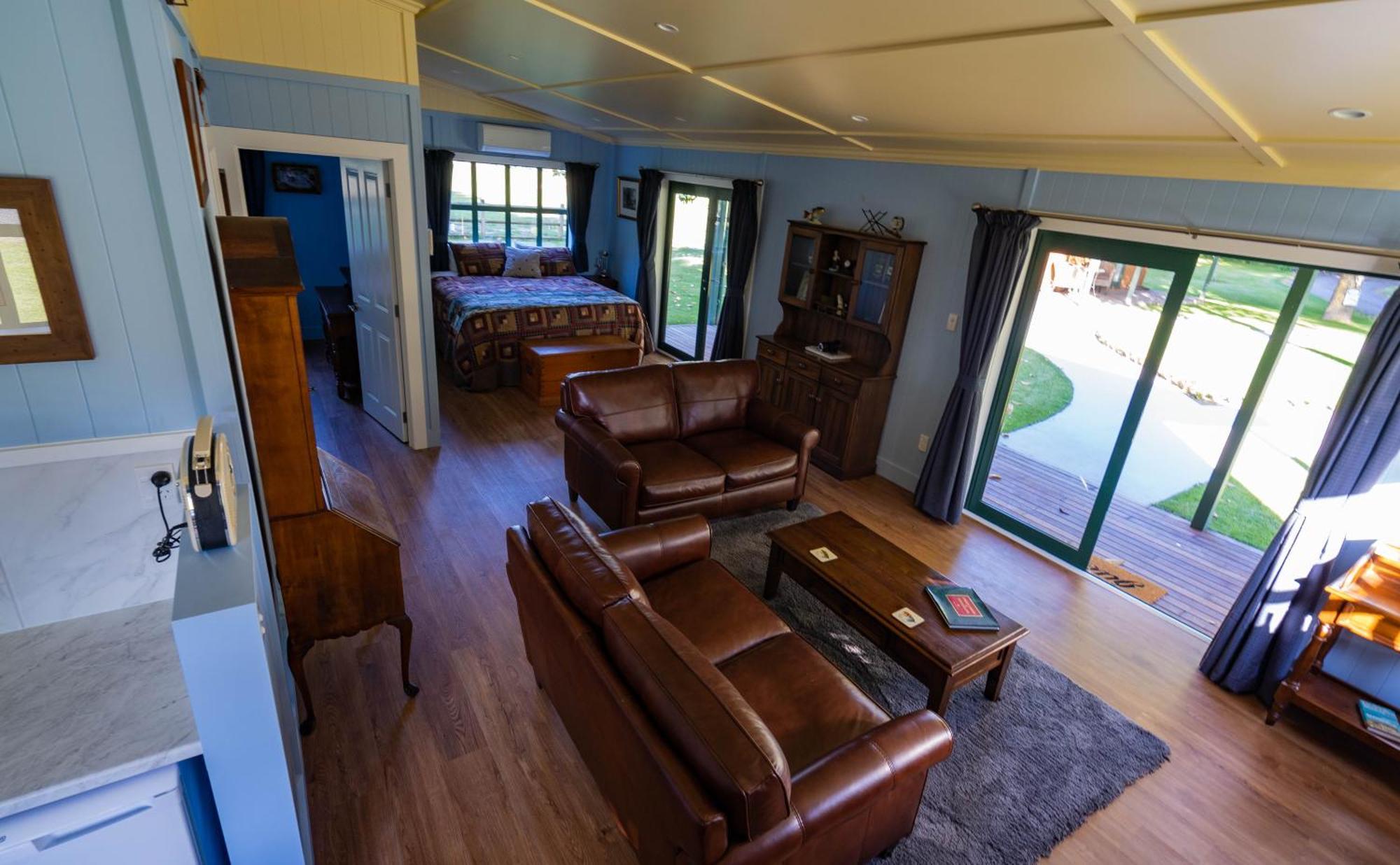 The Jolly Poacher Retreat Blenheim Room photo