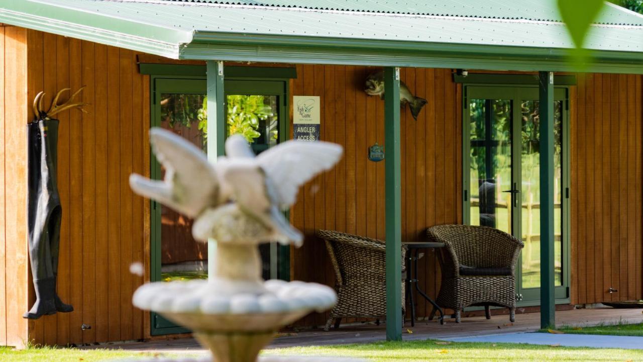 The Jolly Poacher Retreat Blenheim Exterior photo